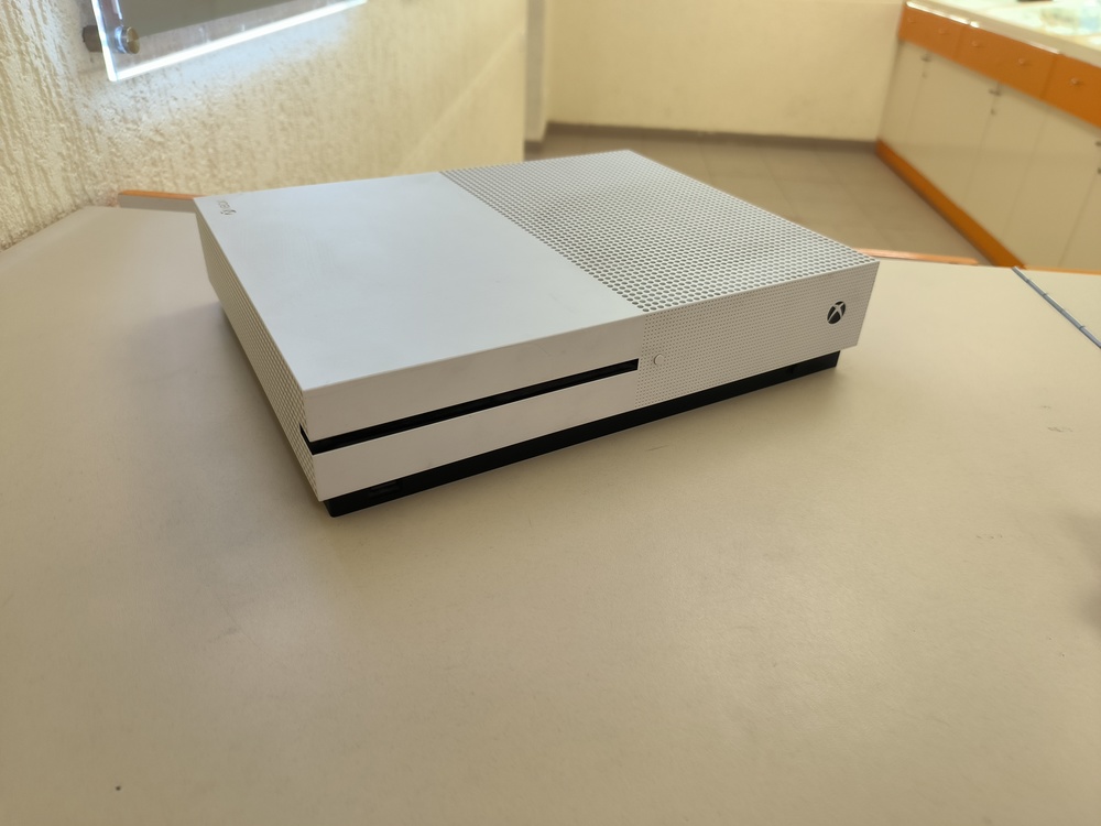 Игровая приставка Xbox One S 500Gb