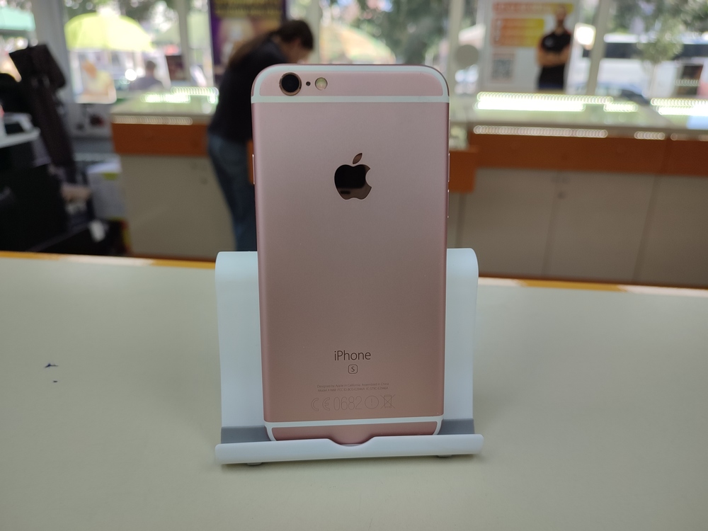 Смартфон Apple iPhone 6S 64Gb
