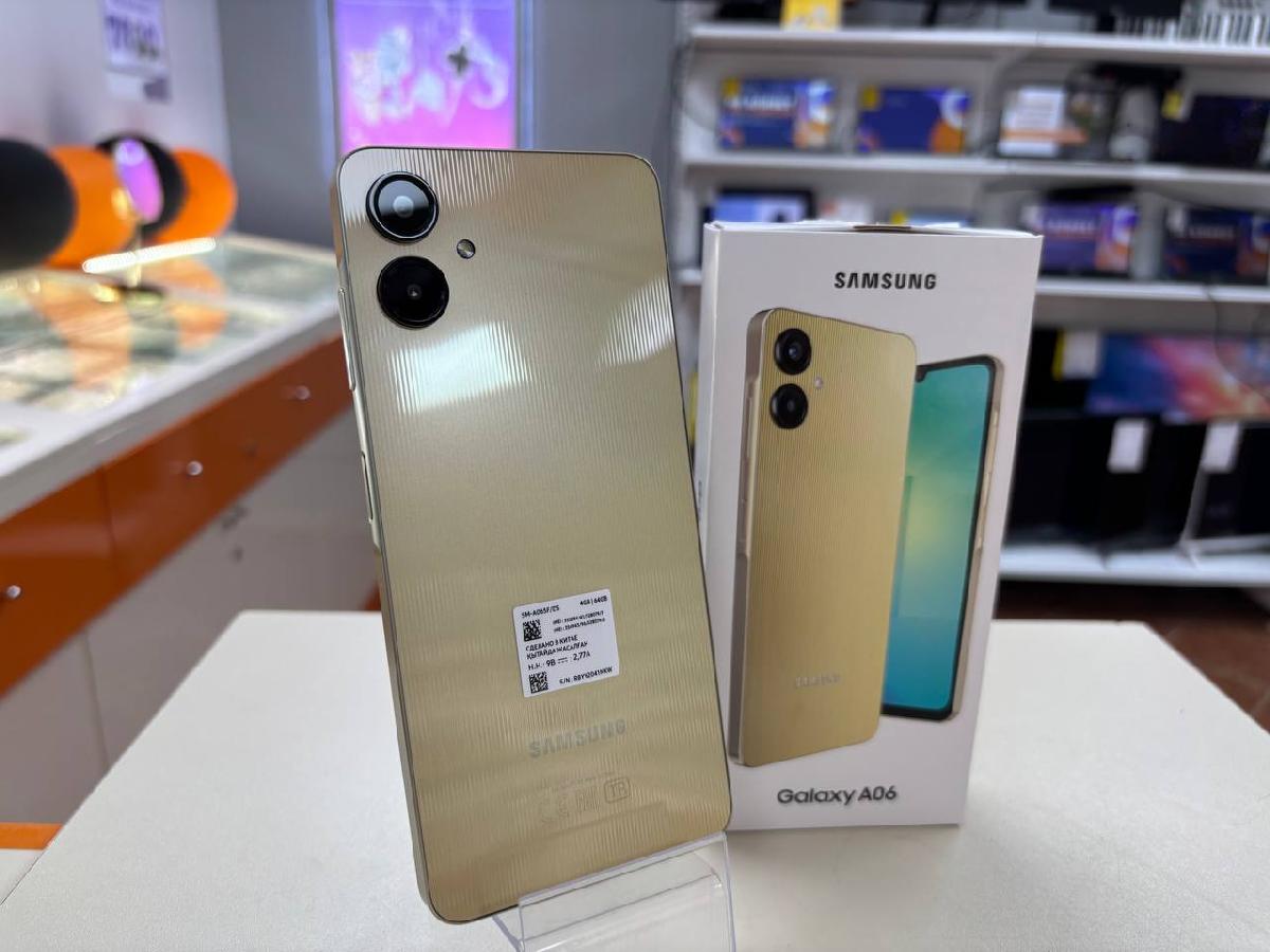 Смартфон Samsung Galaxy A06 4/64