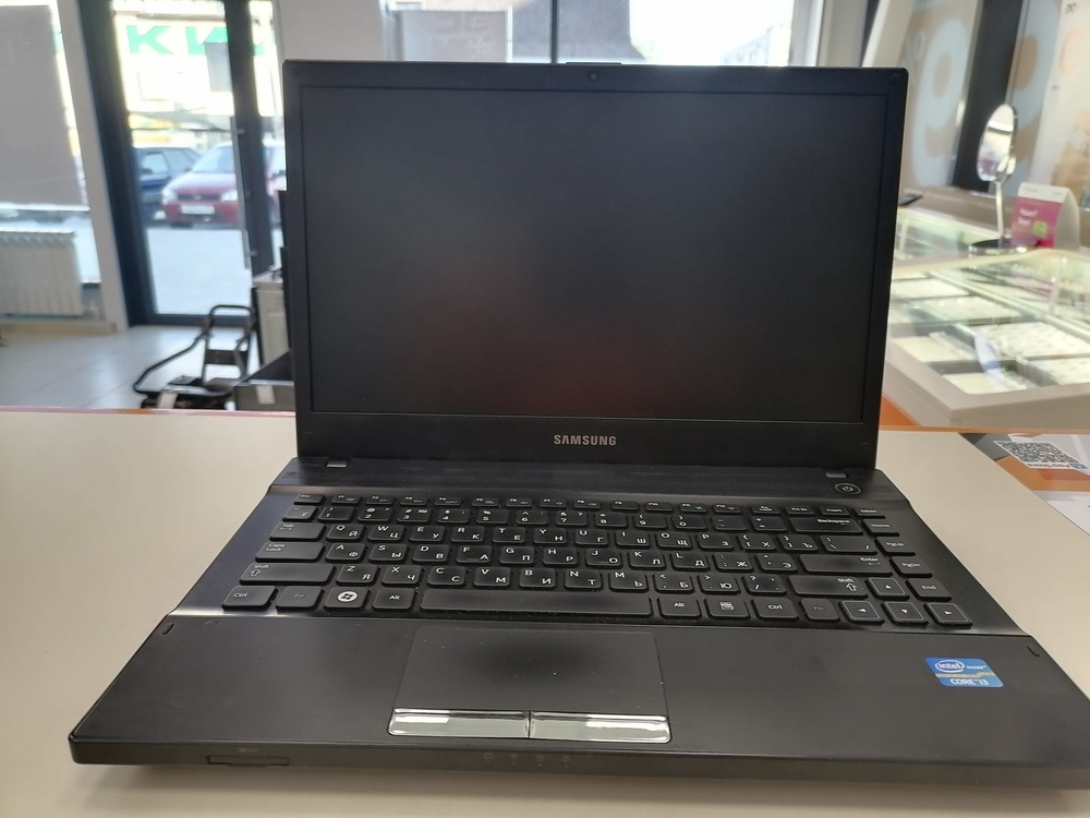 Core i3 2350m. Samsung np300. Самсунг np300e5c. Ноутбук самсунг 300e5c. ASUS VIVOBOOK r543ub.