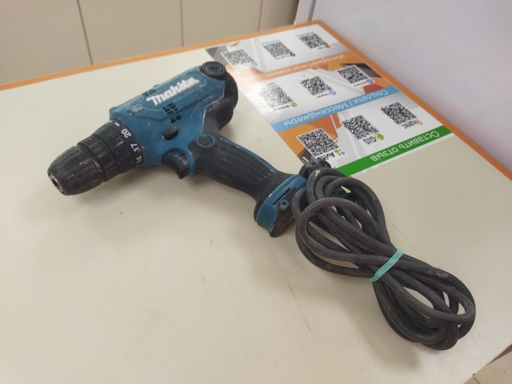 Шуруповерт Makita DF0300