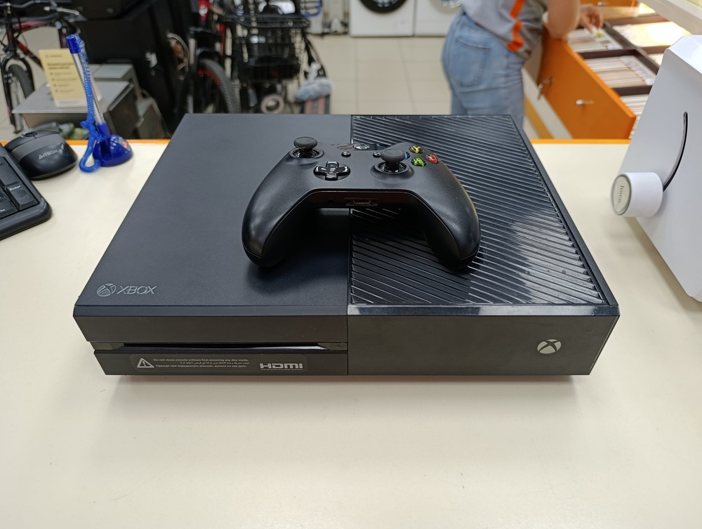 Игровая приставка Xbox One 1 Tb Игровая приставка Xbox One 1 Tb