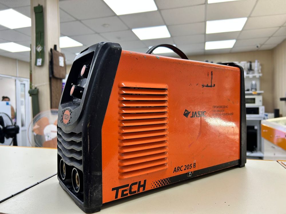 Сварочный аппарат Сварог ARC 205