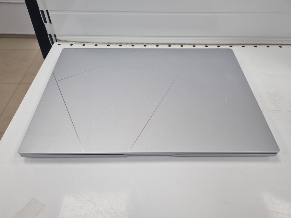 Ноутбук ASUS; Core Ultra 9-185H, Arc Graphics, 16 Гб, 512 GB, Нет