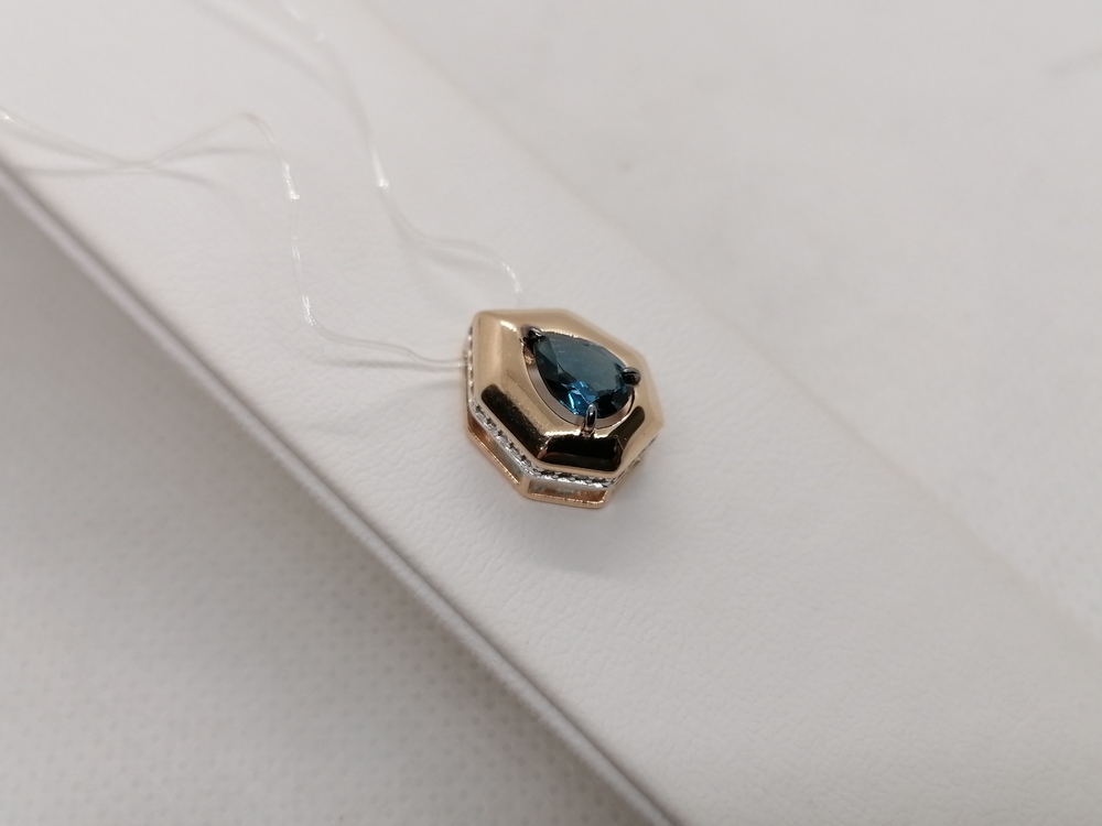 ПОДВЕСКА С КАМНЯМИ (Au 585)