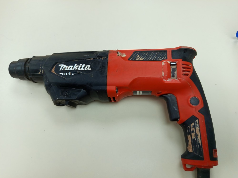 Перфоратор Makita M8701