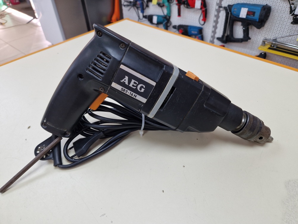 Дрель-ударная AEG SB2-16N
