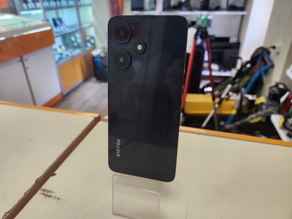 Смартфон Infinix HOT 30i 4/128