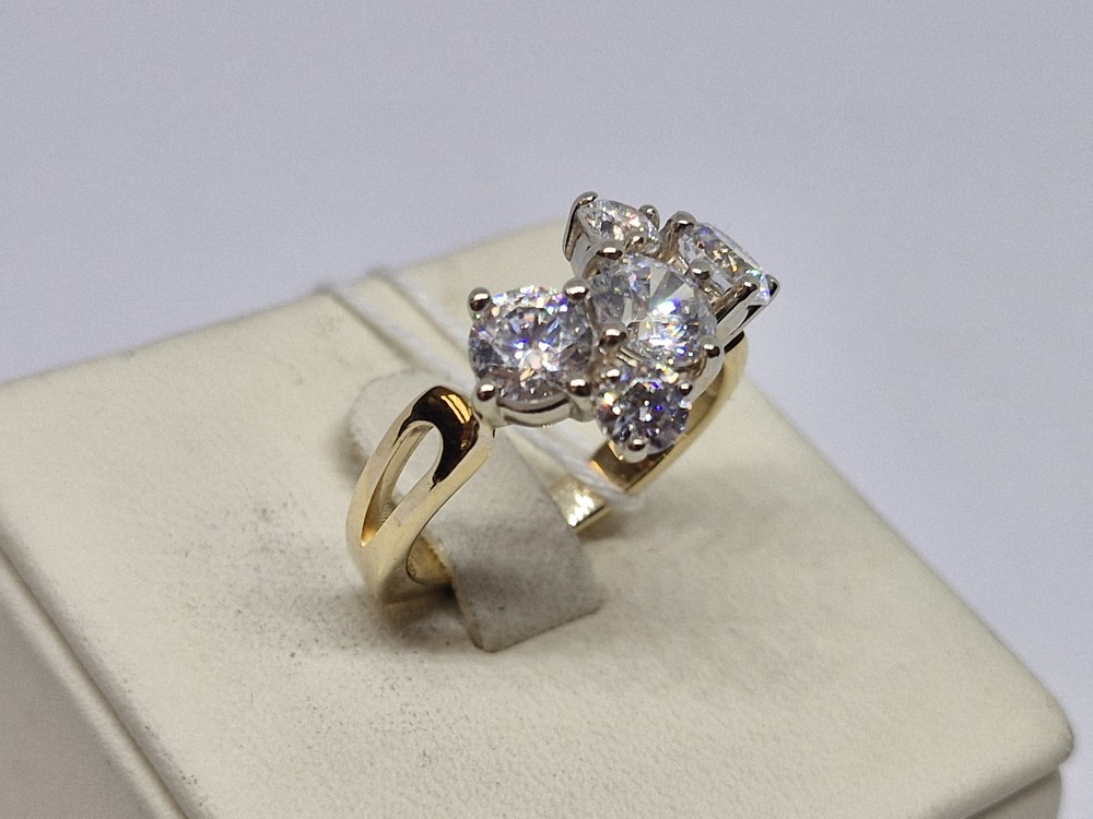 КОЛЬЦО С КАМНЯМИ (Au 585)