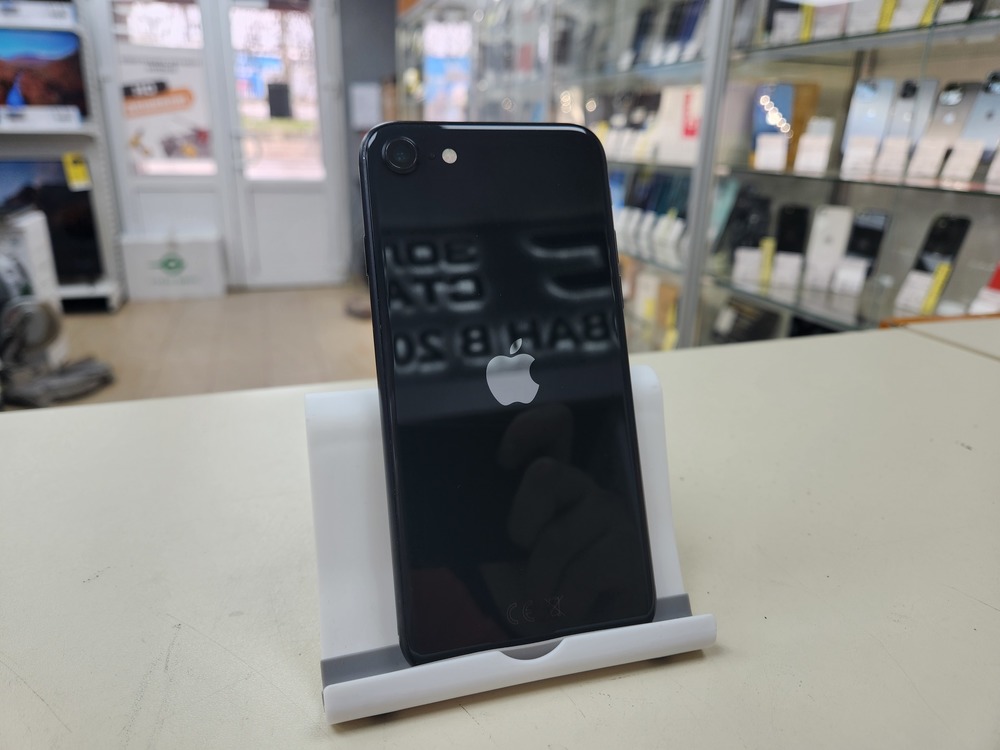 Смартфон Apple iPhone SE 2020 64Gb