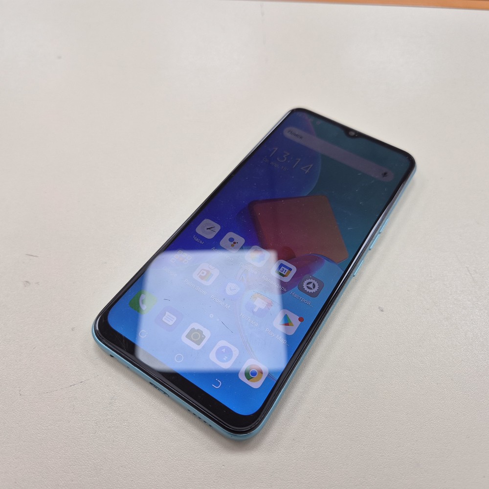 Смартфон Tecno Spark 8C 4/64