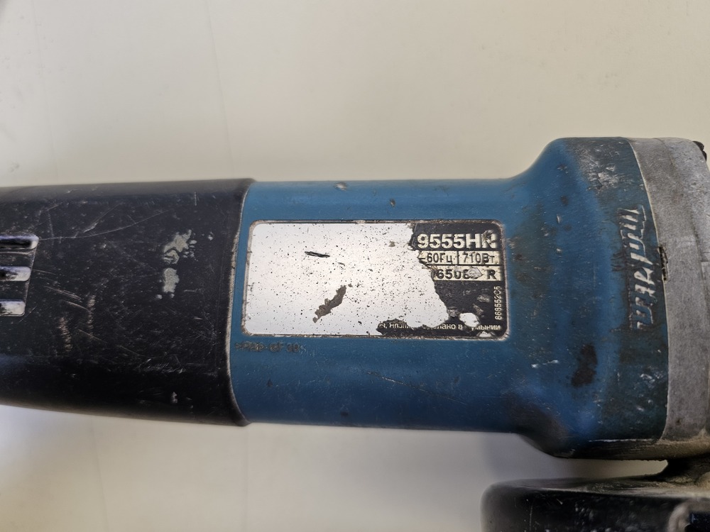 Угловая шлифмашина Makita 9555HN