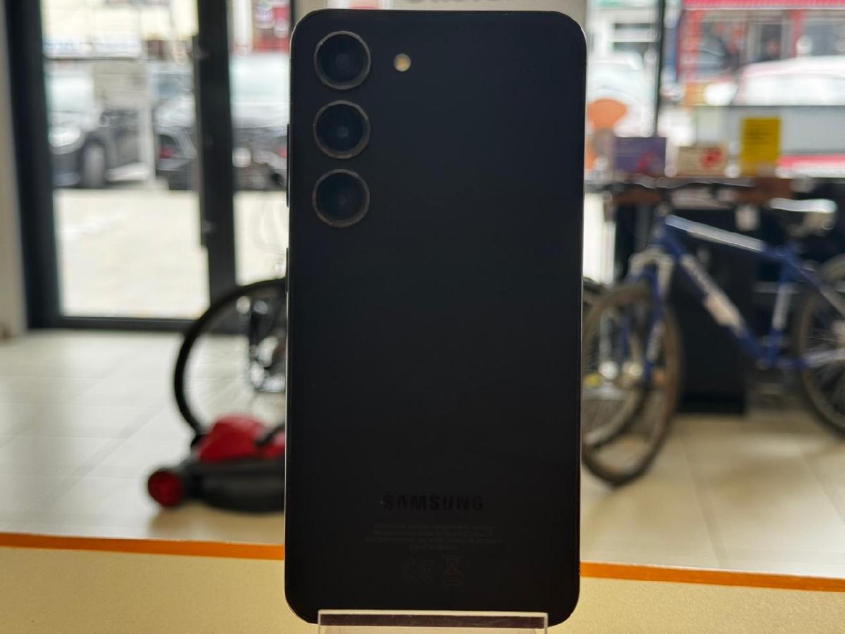 Смартфон Samsung Galaxy S23 8/256