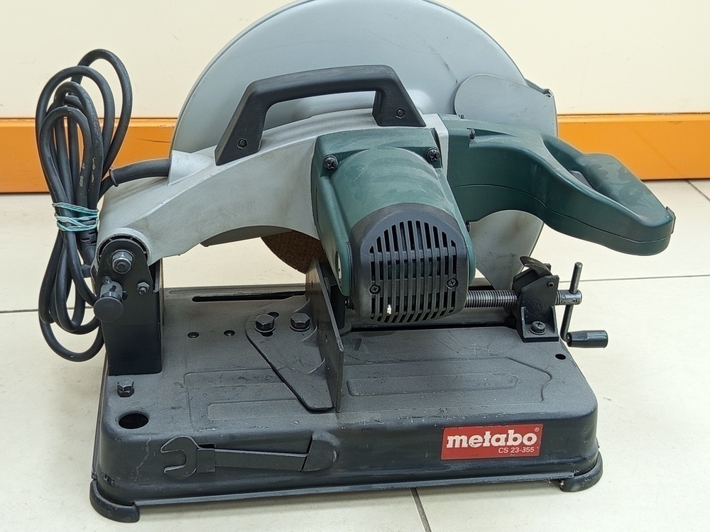Торцовочная пила Metabo CS23-355