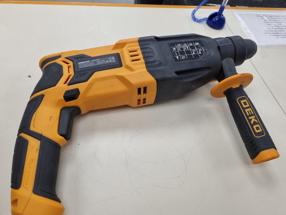 Перфоратор Deko DKH950W