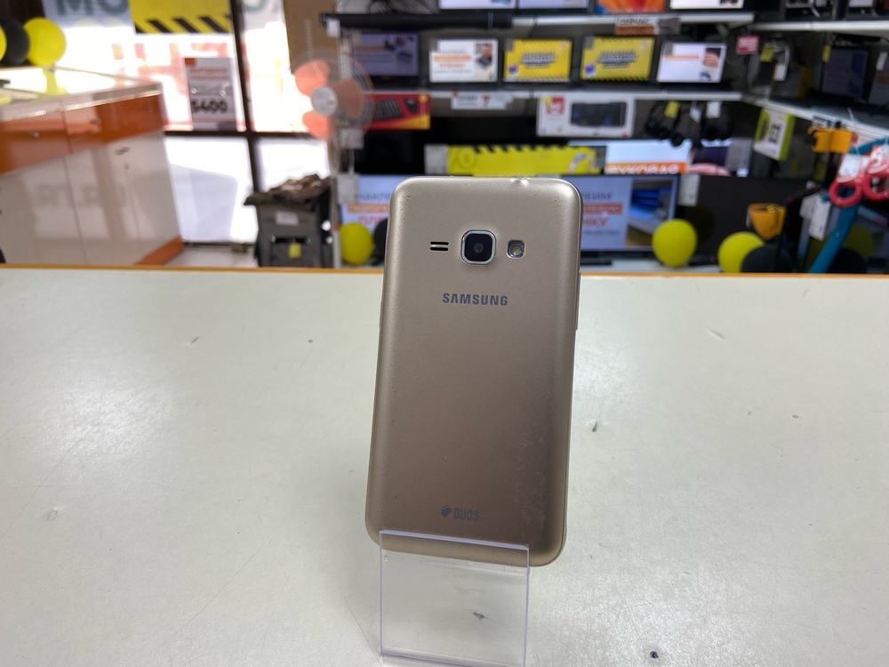 Смартфон Samsung Galaxy J1 2016 1/8