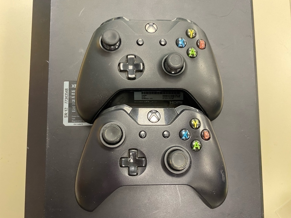 Игровая приставка Xbox One 500Gb