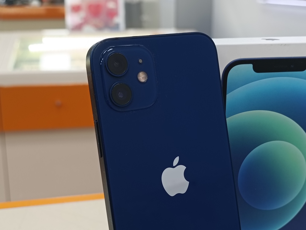 Смартфон Apple iPhone 12 64Gb
