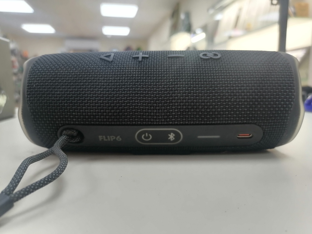 Портативная акустика JBL Flip 6;
