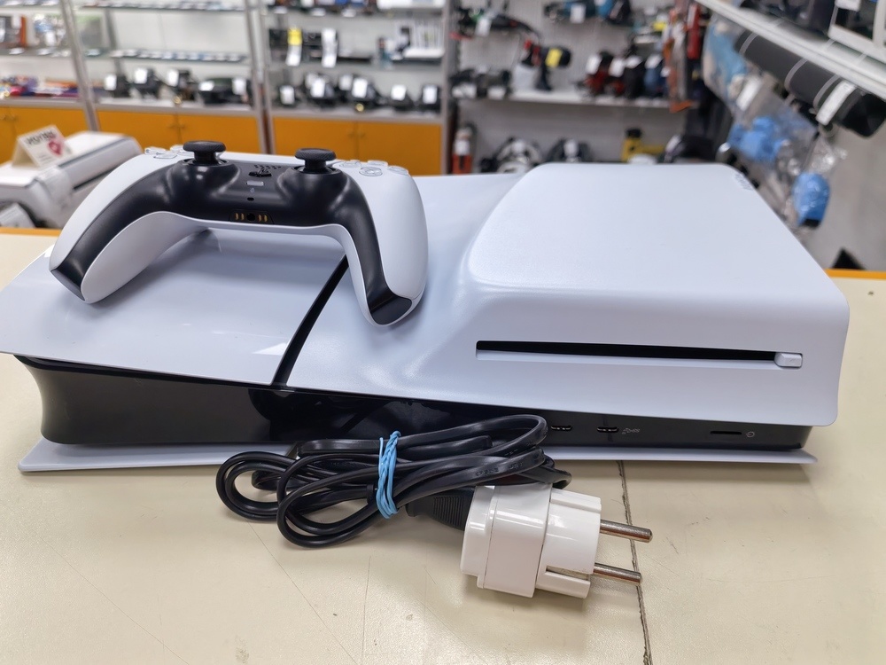 Игровая приставка PlayStation 5 Slim 1TB (С дисководом)
