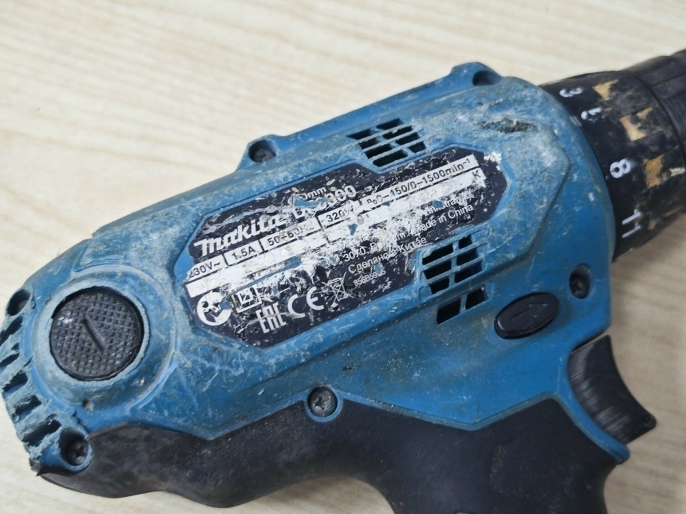 Шуруповерт Makita DF0300