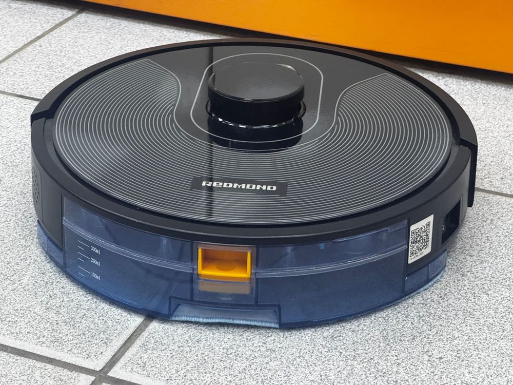 Пылесос Redmond RV-R670S