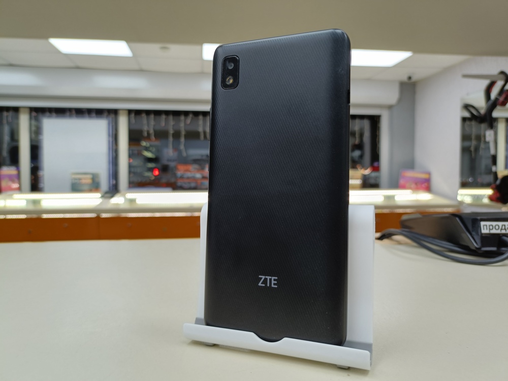 Смартфон ZTE Blade L210