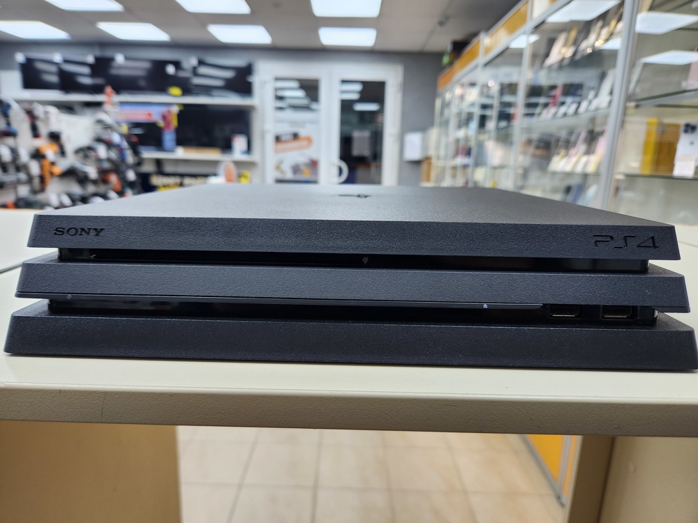 Игровая приставка PlayStation 4 Pro 1Tb
