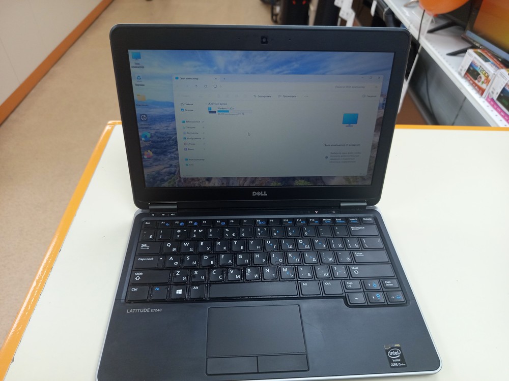 Ноутбук DELL 7240; Core i5-4310U, HD Graphics, 12 Гб, 240 Гб, Нет