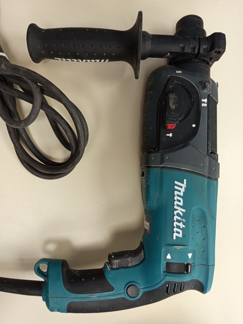 Перфоратор Makita HR 2470