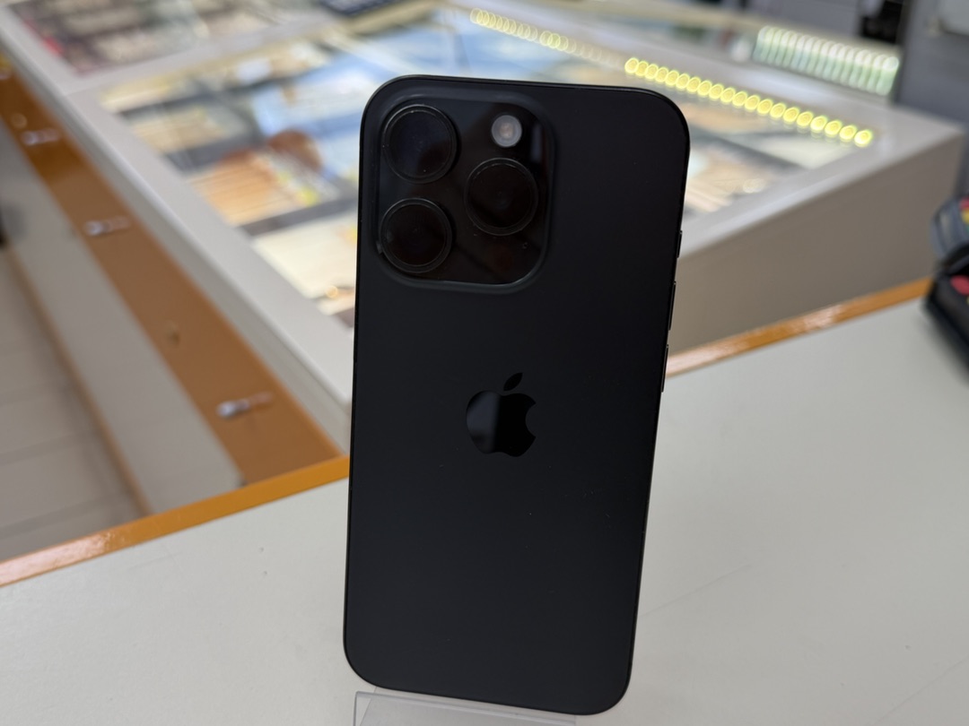 Смартфон Apple Iphone 15 Pro 128Gb eSIM