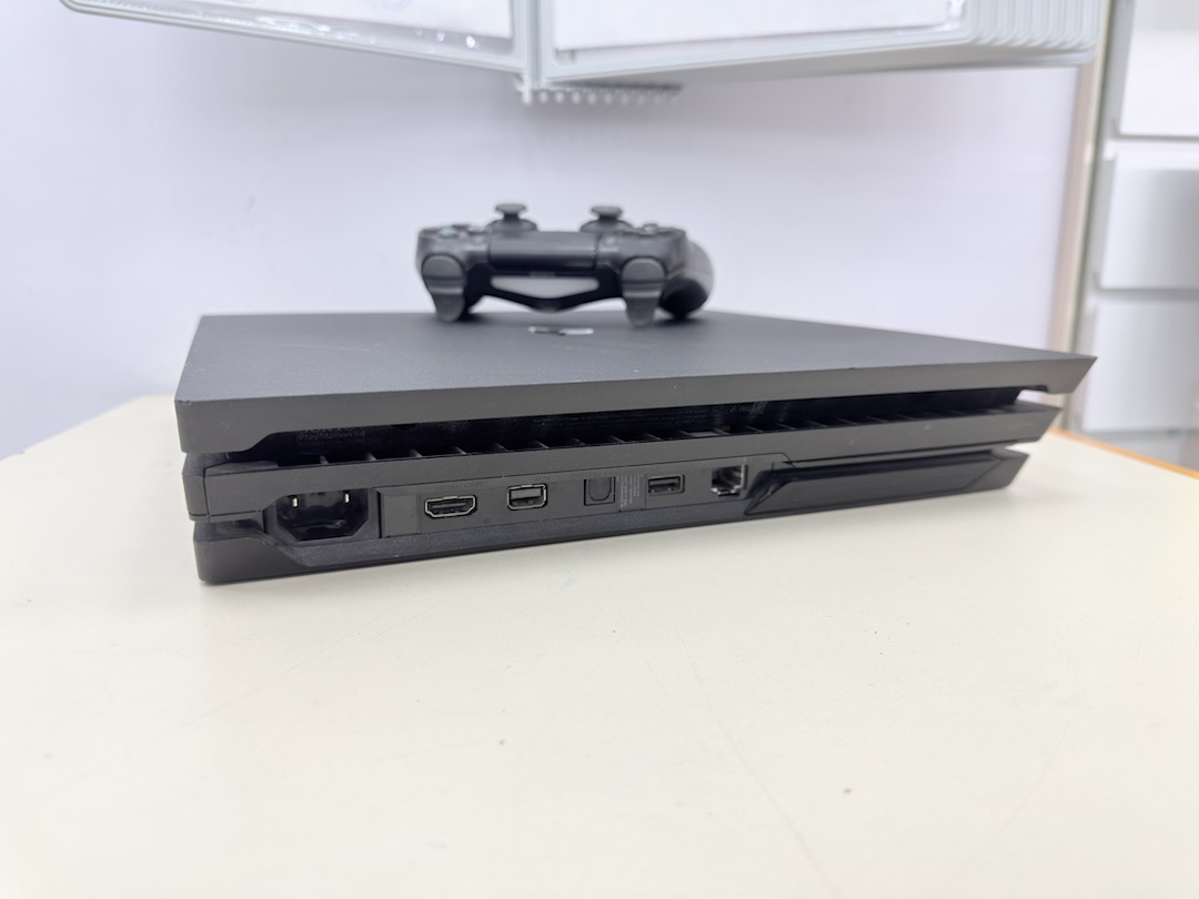 Игровая приставка PlayStation 4 Pro 1Tb
