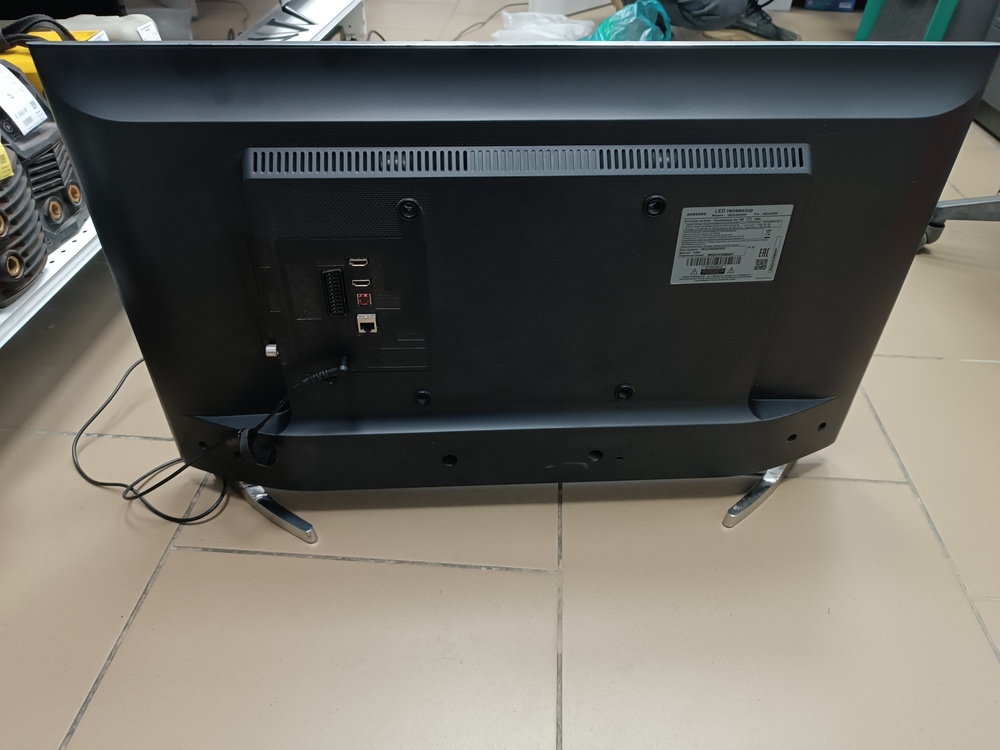 LED Телевизор Samsung UE32J4500AK