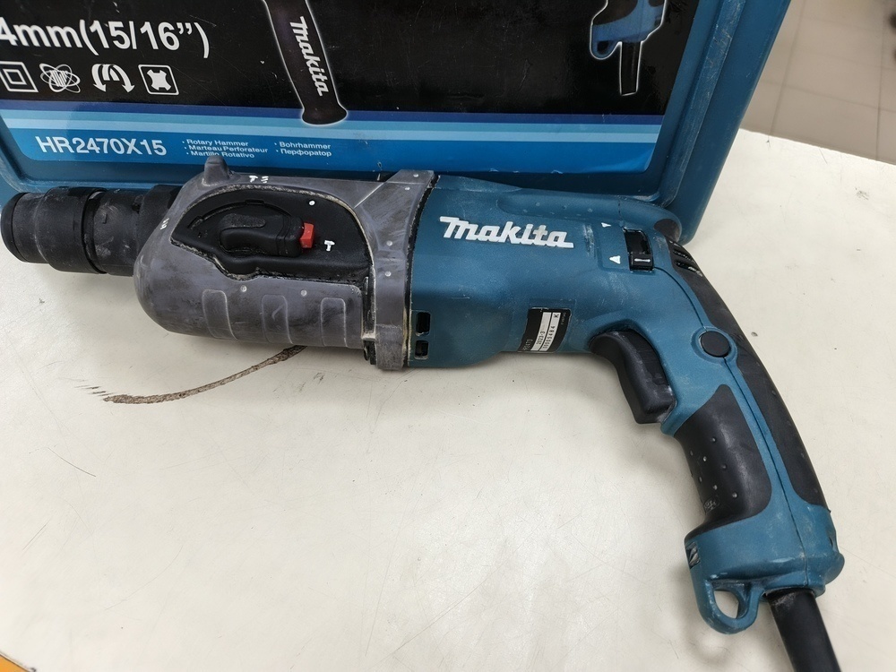 Перфоратор Makita HR2470