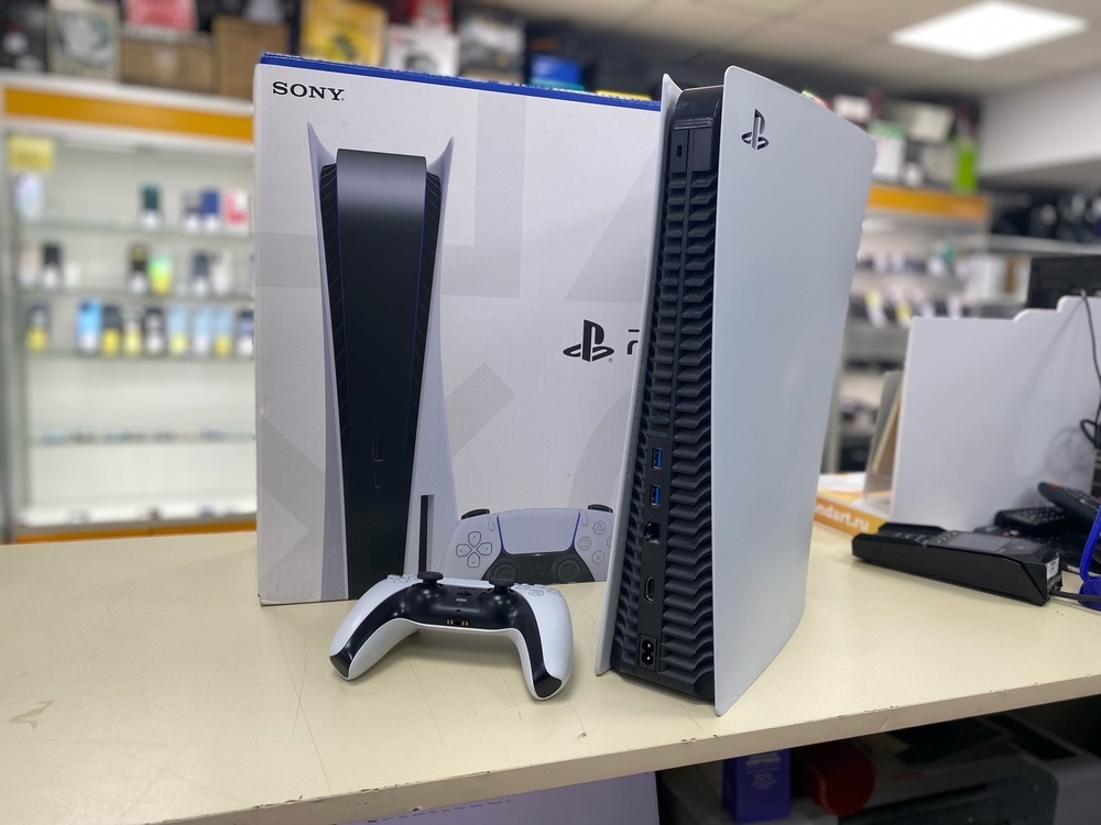 Игровая приставка PlayStation 5 825Gb (С дисководом)