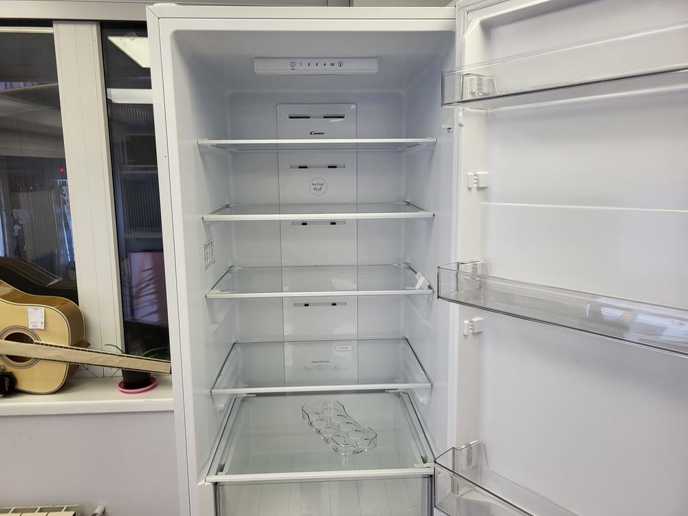 Холодильник Candy CCRN6200w