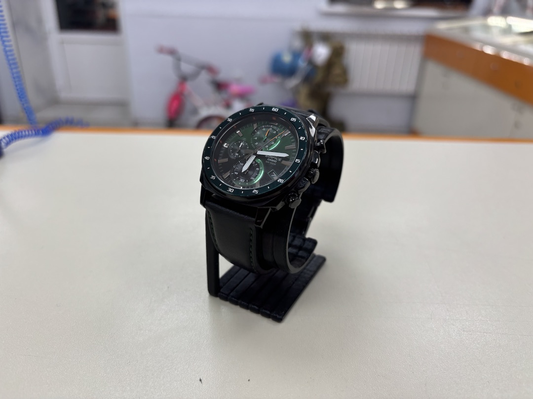 Часы наручные Casio EFV-600DW