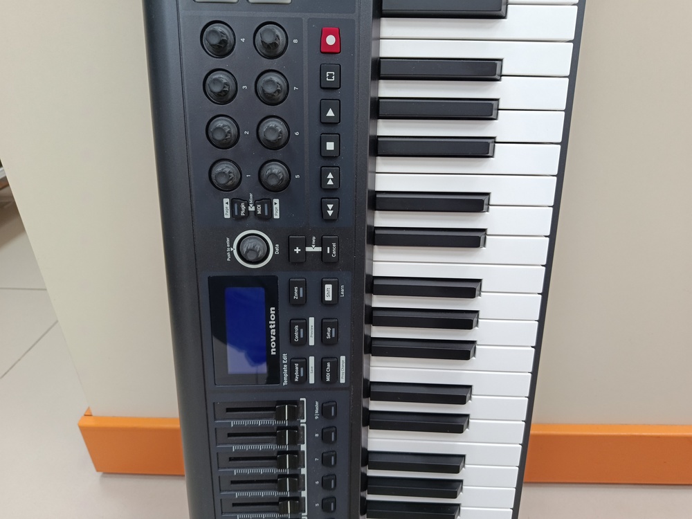 Синтезатор Novation Impulse SE49