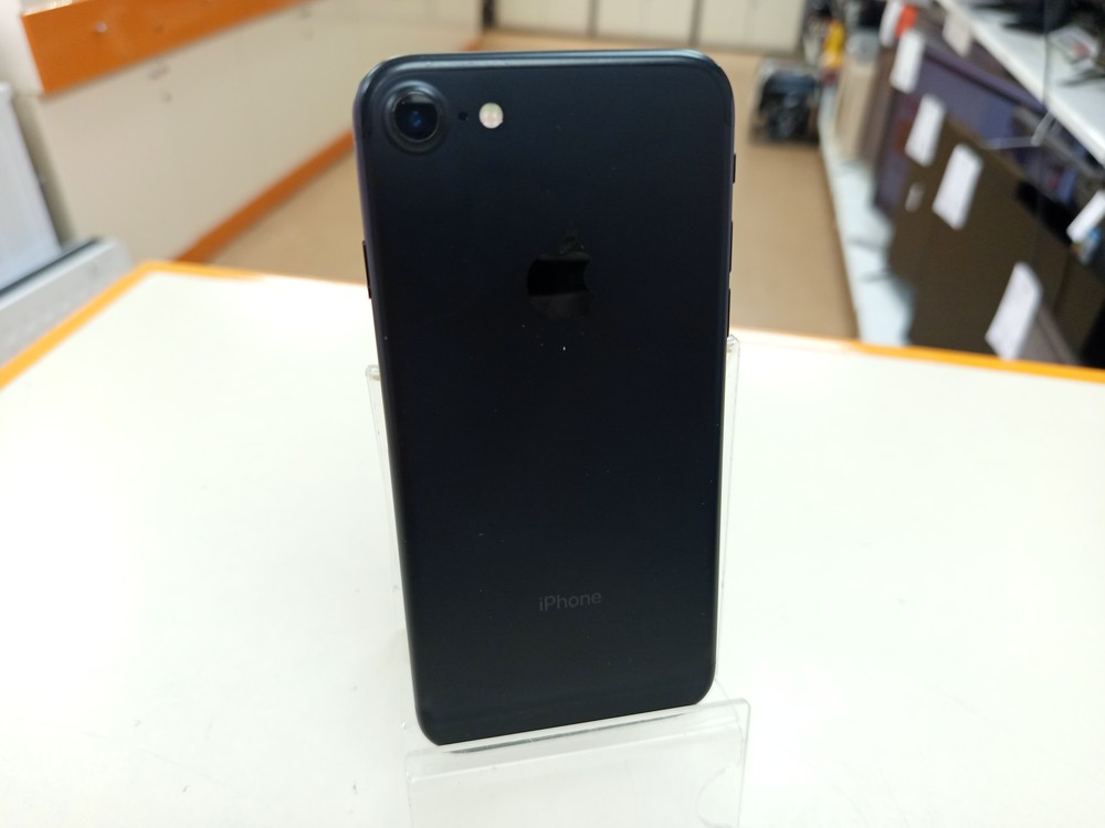 Смартфон Apple iPhone 7 128Gb