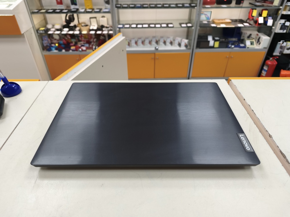 Ноутбук Lenovo 320-15ISK; Core i3-6006U, GeForce 920MX, 8 Гб, Нет, 500 Гб