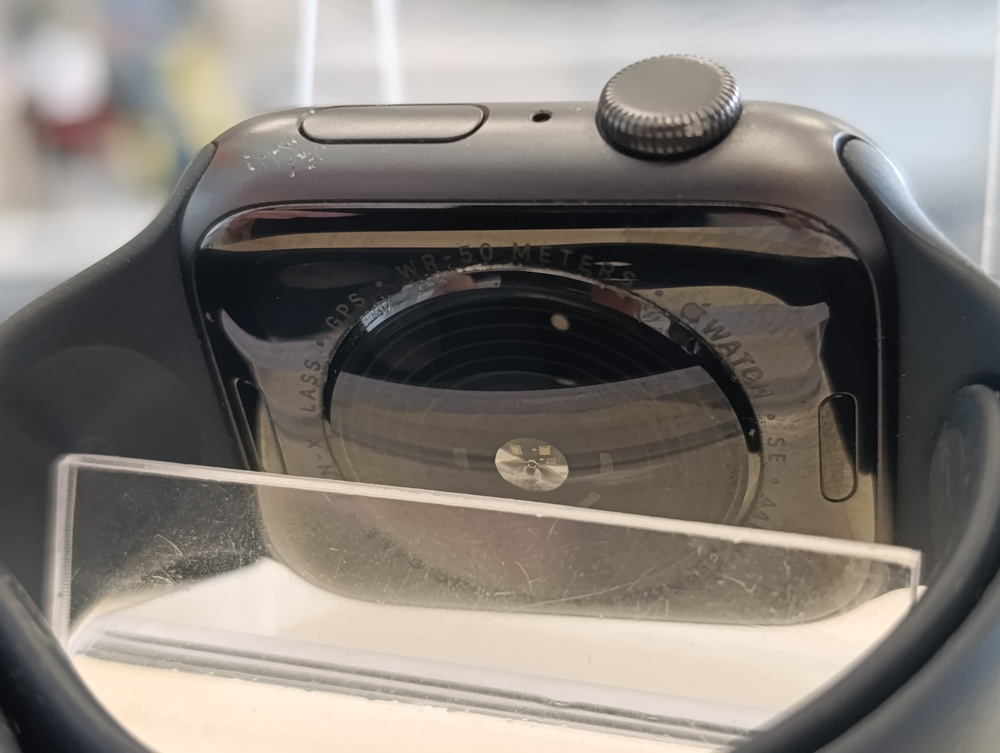 Смарт-часы Apple Watch SE 44mm