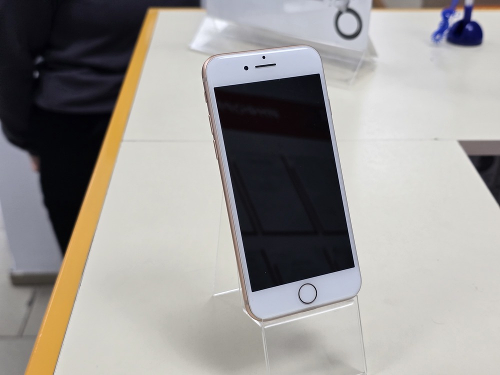 Смартфон Apple iPhone 8 64Gb