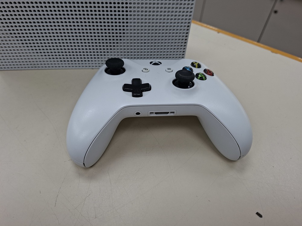 Игровая приставка Xbox One S 500Gb