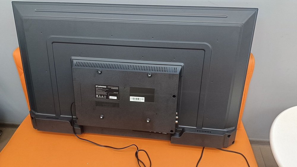 LED Телевизор Starwind SW-LED43UG405