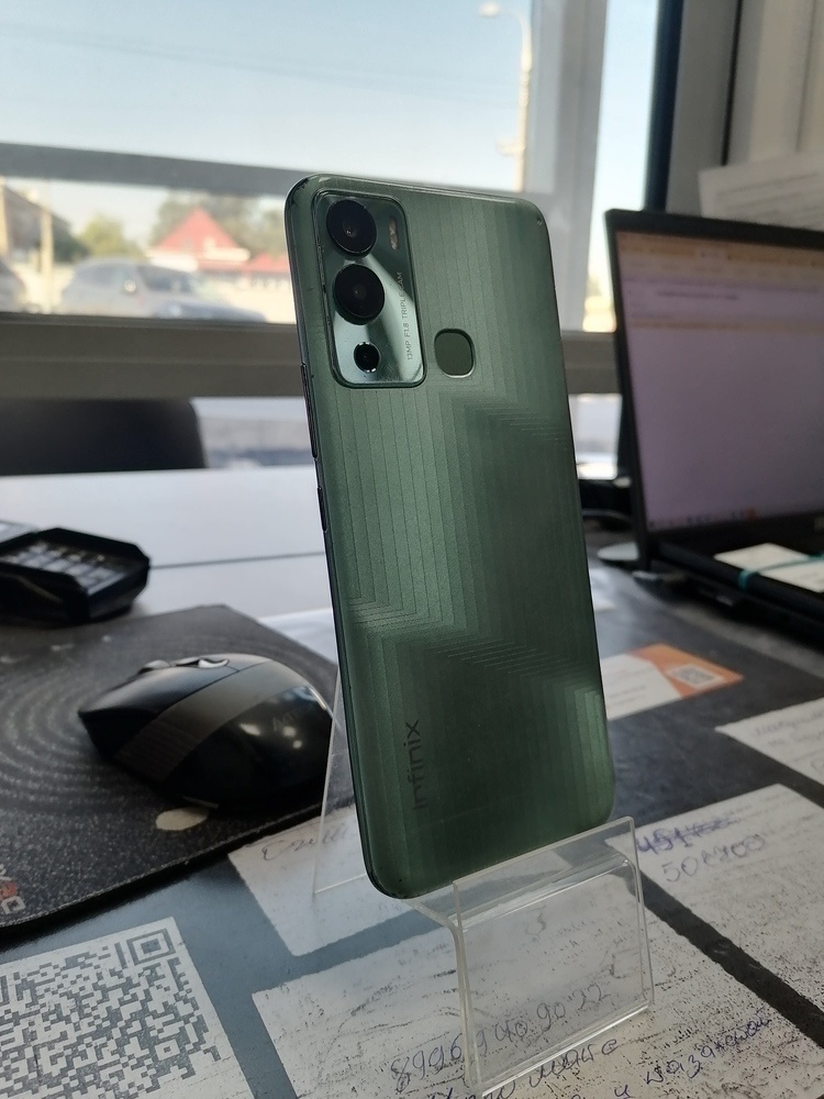 Смартфон Infinix HOT 12i 4/64
