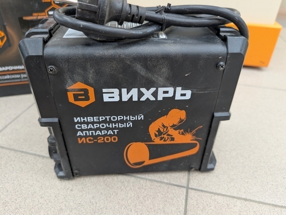 Сварочный аппарат Вихрь ИС-200