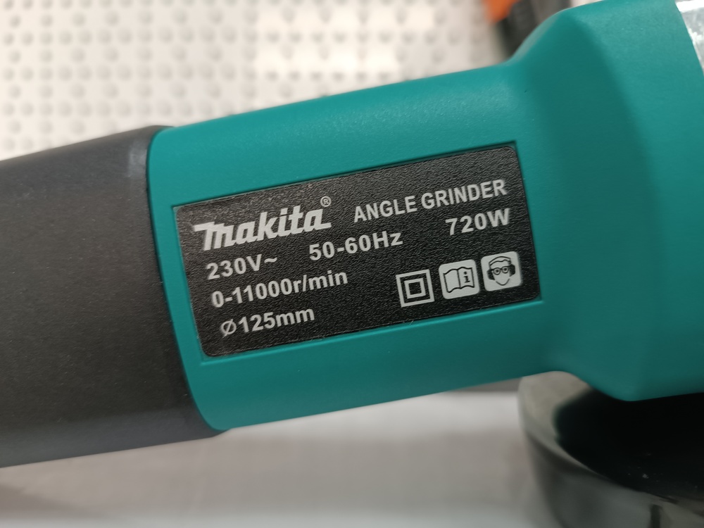 Угловая шлифмашина Makita 125