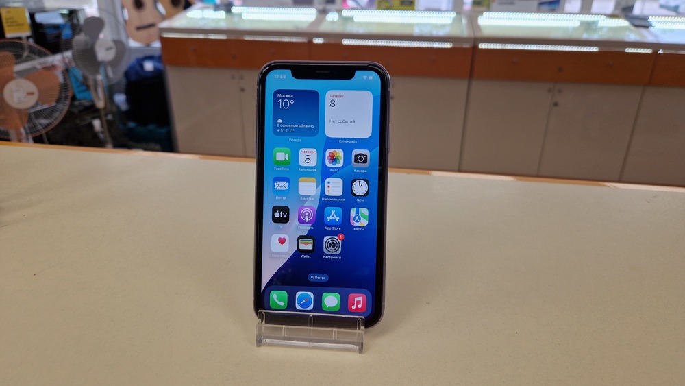Смартфон Apple iPhone 11 64Gb
