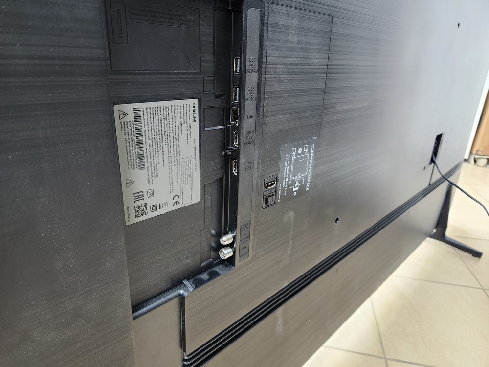 LED Телевизор Samsung UE65DU8000UXRU