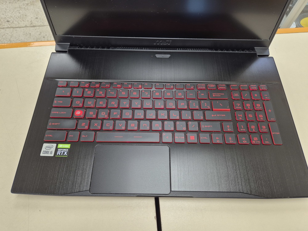 Ноутбук MSI ms-17f6; Core i5-10500H, GeForce RTX 3050 Ti, 8 Гб, 240 Гб, 1 Tb